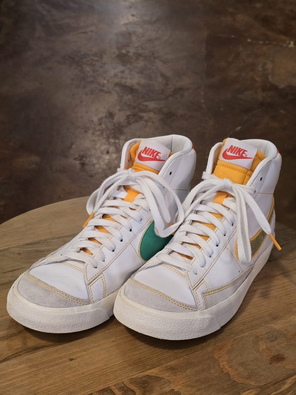 Nike Blazer Mid ’77 Roswell Rayguns White Gold Basketball Shoes Youth Size 6.5Y